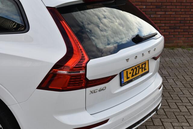 Volvo XC60 B5 252PK R-Design | Trekhaak | Panorama dak | 360 Camera |