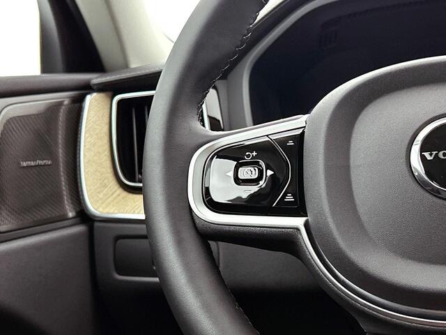 Volvo XC60 2.0 T6 Plug-in hybrid AWD Ultra Dark | Luchtvering | Trekhaak | Memory | 360-camera |