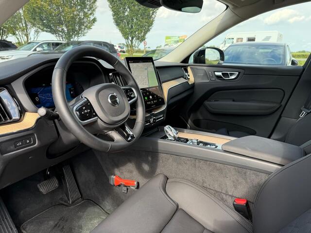 Volvo XC60 T6 Plug-in hybrid AWD Ultra Dark | Trekhaak | Panoramadak | Luchtvering | 360 Graden Camera | Harman / Kardon |