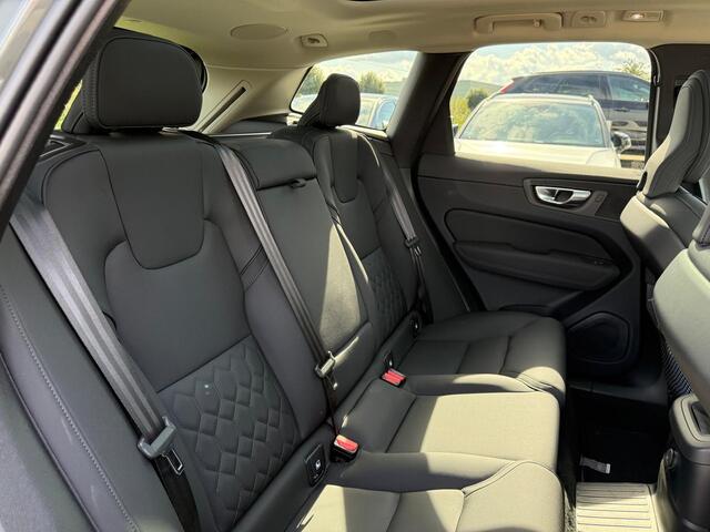 Volvo XC60 T6 Plug-in hybrid AWD Ultra Dark | Trekhaak | Panoramadak | Luchtvering | 360 Graden Camera | Harman / Kardon |