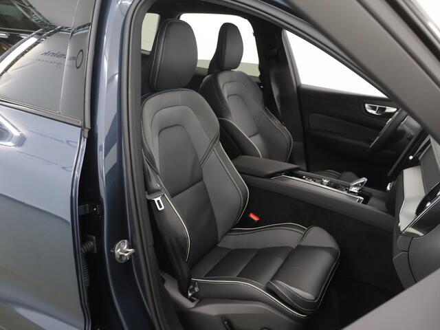 Volvo XC60 2.0 T8 Plug-in hybrid AWD Ultra Black Edition | Panoramadak | HUD | Harman/Kardon Audio | Ele. verstalbare Comfortstoelen + Geheugen | Stoel/Stuurverwarming | Adaptieve Cruise Control | 360 Camera | Apple CarPlay/Android Auto |