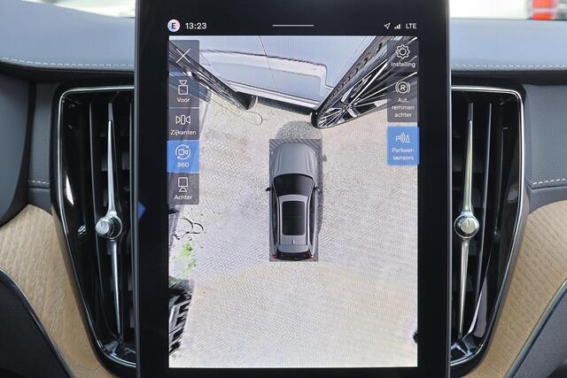 Volvo XC60 T6 Recharge AWD Ultra Dark - Luchtvering - Panorama/schuifdak - IntelliSafe Assist & Surround - 360º Camera - Harman/Kardon audio - Adaptieve LED koplampen - Verwarmde voorstoelen, stuur & achterbank - Parkeersensoren voor & achter - Elektr. bedienb. voorstoelen met geheugen - Head up display - Draadloze tel. lader - Extra getint glas - Inklapbare trekhaak - 20' LMV