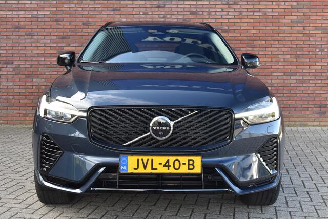 Volvo XC60 T6 350PK Plug-in hybrid AWD Ultra Dark | Luchtvering | Trekhaak | HUD | 360 camera | Panoramadak |