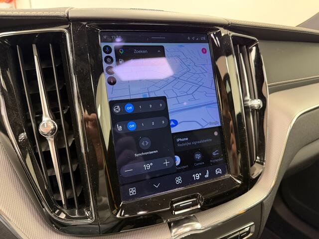 Volvo XC60 2.0 T8 Plug-in-hybrid AWD Polestar Engineered Panoramadak | Trekhaak | Harman Kardon