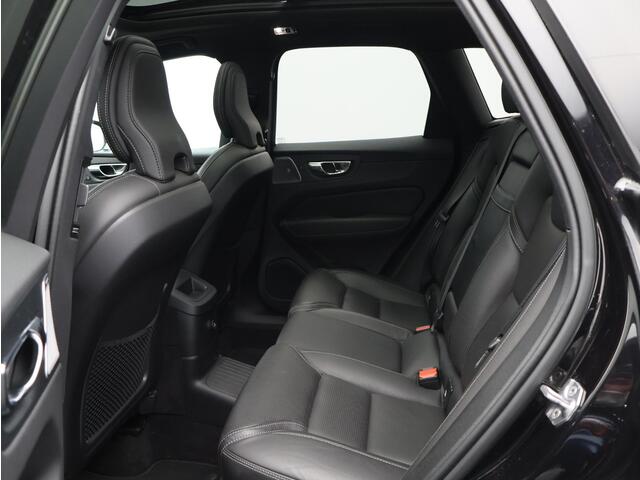 Volvo XC60 T8 390PK Plug in Hybrid AWD R-Design / Luchtvering / B&W / Head-Up / Trekhaak / Nappa Leder met Ventilatie / 360gr Camera / Full Led / Keyless /