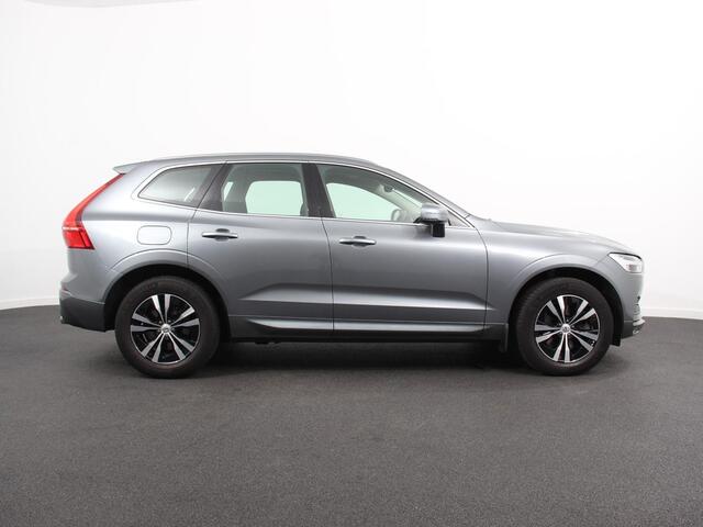 Volvo XC60 2.0 B4 Automaat Momentum Apple Carplay / Android Auto Adaptive Cruise Control Camera Lane/Side Assist Elektrische Achterklep Stoelverwarming