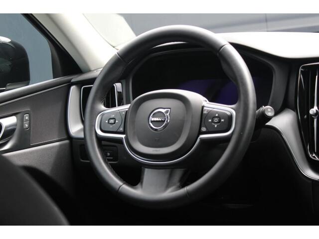 Volvo XC60 2.0 T6 Plug-in hybrid AWD Core Bright | Incl. 12 maanden garantie | Adaptieve Cruise | Lane assist | Climate control | Stoelverwarming | Stuurverwarming | Apple Carplay/ Android auto | Navigatie | Parkeersensoren | Parkeercamera | Achterbank verwarmd | Elektrisch verstelbare stoelen |