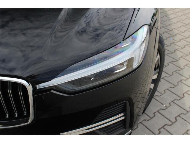 Volvo XC60 2.0 T6 Plug-in hybrid AWD Core Bright | Incl. 12 maanden garantie | Adaptieve Cruise | Lane assist | Climate control | Stoelverwarming | Stuurverwarming | Apple Carplay/ Android auto | Navigatie | Parkeersensoren | Parkeercamera | Achterbank verwarmd | Elektrisch verstelbare stoelen |