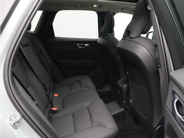 Volvo XC60 2.0 T6 Plug-in hybrid AWD Ultra Dark / Trekhaak / Luchtvering / Head-Up Display / 360 Camera / Harman Kardon / Panoramadak / Stoel+Stuurverwarming / BLIS /