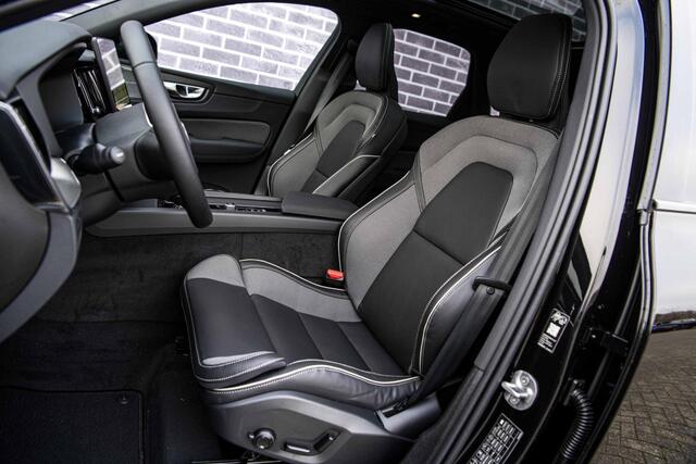 Volvo XC60 T6 350 pk Plug-in hybrid AWD Plus Black Edition | Facelift | Harman Kardon Audio | Head-up Display | 360° Camera | Panoramadak | Lichtmetalen Velgen 21 inch | Elektrisch Verstelbare Voorstoelen | Keyless Entry | BLIS