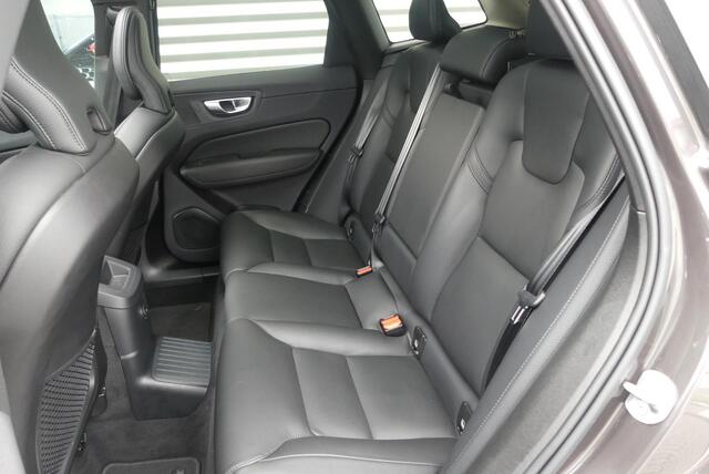 Volvo XC60 2.0 T6 Plug-in hybrid AWD Plus Dark ELEKT. TREKHAAK, PANO, MEMORY 2X, WINTER PACK, ADAPT. CRUISE, CLIMA, NAVI, CAMERA, PDC V&A, APPLE CARPLAY/ANDROID AUTO, BLIS, KEYLESS, HARMAN/KARDON, ELEKT. ACHTERKLEP, ELEKT. STOELEN, 40.666KM