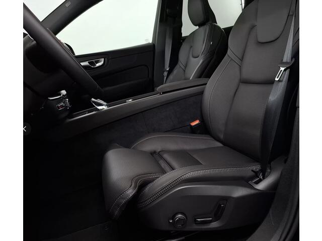 Volvo XC60 2.0 T8 Plug-in hybrid AWD Ultra Black Edition Bowers&Wilkins / Head Up / Sportplusstoelen / Panoramadak / 21 "lm velg enz