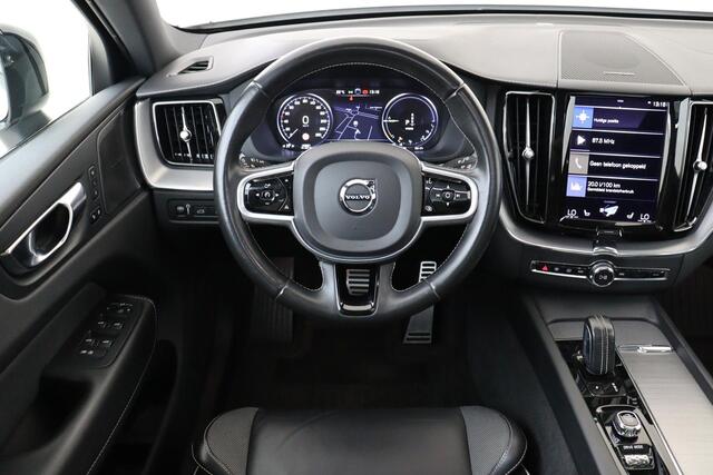 Volvo XC60 T6 RECHARGE AWD R-DESIGN -PANO.DAK|HARMAN/KARDON|POWER-SEAT|ADAP.CRUISE|BLIS|SPORTSTOELEN|ADAP.LED|PRIVACY.GLAS|TREKHAAK|BLACK.BADGE|21"ALL-SEASON
