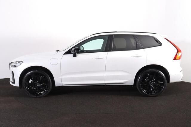 Volvo XC60 T6 Recharge AWD Ultra Black Edition - Panorama/schuifdak - IntelliSafe Assist & Surround - 360º Camera - Harman/Kardon audio - Adaptieve LED koplampen - Verwarmde voorstoelen, stuur & achterbank - Parkeersensoren voor & achter - Elektr. bedienb. voorstoelen met geheugen - Head up display - Draadloze tel. lader - Extra getint glas - 21' LMV