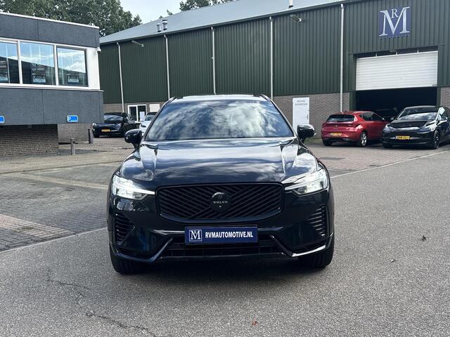 Volvo XC60 2.0 T8 Plug-in hybrid AWD Plus Black Edition VAN: 59.900,- ND: 56.877,- UW HERSTVOORDEEL: 2.023,- | TREKHAAK | DEALER ONDERHOUDEN | HEAD UP | 360CAMERA | FABR. GARANTIE! |