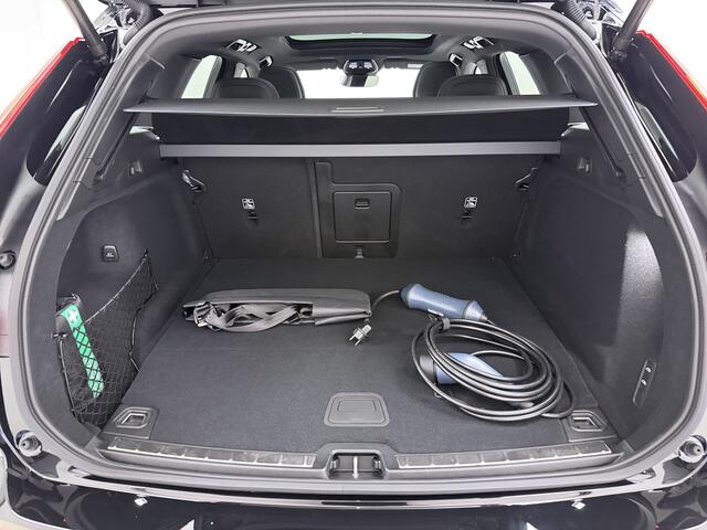 Volvo XC60 T8 406pk AWD Ultra Black Edition / Bowers&Wilkins Audio / Luchtvering / Massage / Ventilatie / Head-Up / Panoramadak / ACC / 21'' /