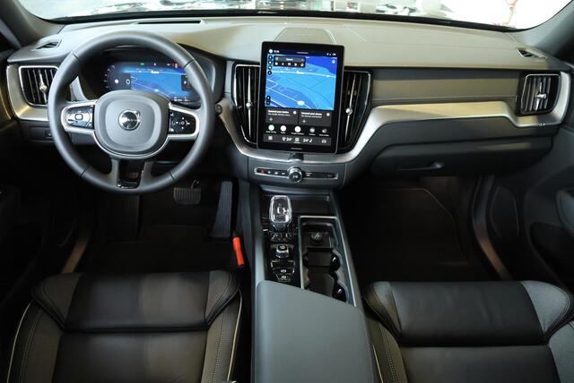 Volvo XC60 2.0 T6 Plug-in hybrid AWD Ultra Black Edition | Panoramadak | Trekhaak | Luchtvering | Verwarmbare voorstoelen | achterbank en stuurwiel | Head-up display | 360° Parkeercamera | Premium audio by Harman Kardon | Apple carplay/Android auto
