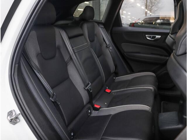 Volvo XC60 T6 Recharge AWD R-Design SOH 90,4% Leder Pano BLIS Harman Kardon