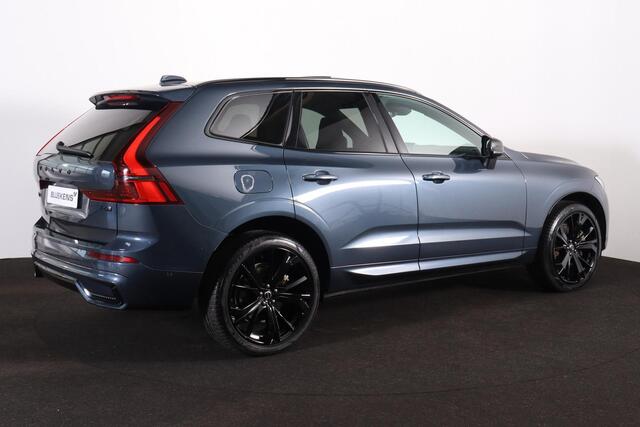 Volvo XC60 T6 Recharge AWD Plus Black Edition - Panorama/schuifdak - IntelliSafe Assist & Surround - 360º Camera - Harman/Kardon audio - Adaptieve LED koplampen - Verwarmde voorstoelen, stuur & achterbank - Parkeersensoren voor & achter - Elektr. bedienb. voorstoelen met geheugen - Head up display - Draadloze tel. lader - Extra getint glas - Inklapbare trekhaak - 21' LMV