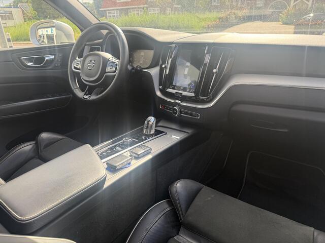 Volvo XC60 2.0 T8 Twin Engine AWD R-Design