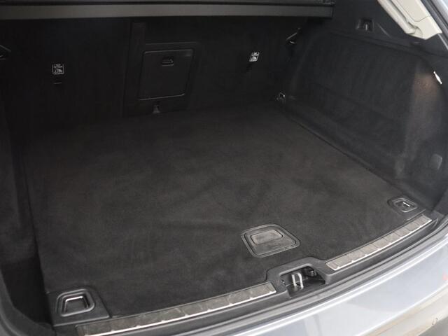 Volvo XC60 2.0 T5 Momentum | Trekhaak | Navigatie | Stoelverwarming | LED |