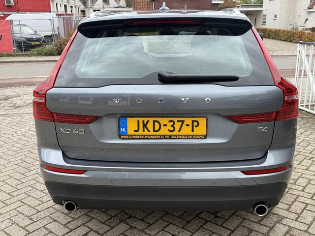 Volvo XC60 2.0 T4 Momentum Pro Intellisafe Pro