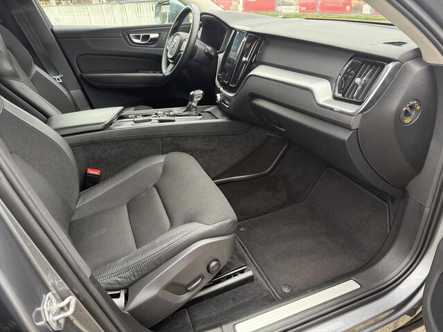 Volvo XC60 2.0 T4 Momentum Pro Intellisafe Pro
