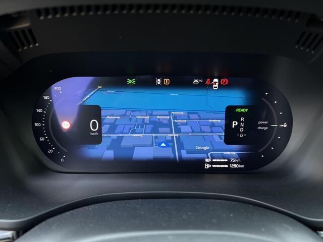 Volvo XC60 2.0 T6 Plug-in hybrid AWD Ultra Black Edition / Luchtvering/ Head up display/ 360 camera /Panorama dak / Trekhaak/ Harman & Kardon / Stoelverwarming /