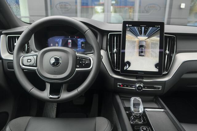 Volvo XC60 2.0 T8 455pk Plus Black edition Panoramadak *BTW* Styling pack 22" LMV Harman/Kardon Bomvol!!