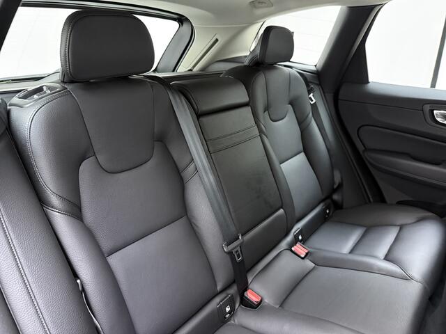 Volvo XC60 T5 251pk Automaat Momentum Pro / Stoelverwarming / Trekhaak / Leder / Zittingverlenger / AppleCarplay / PDC + Camera / lane Keeping Aid / Elektr. Achterklep / 18'' /