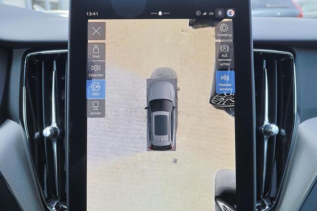 Volvo XC60 T6 Recharge AWD Plus Black Edition - Panorama/schuifdak - IntelliSafe Assist & Surround - 360º Camera - Harman/Kardon audio - Verwarmde voorstoelen, stuur & achterbank - Parkeersensoren voor & achter - Elektr. bedienb. voorstoelen met geheugen - Head up display - Draadloze tel. lader - Extra getint glas - 21' LMV