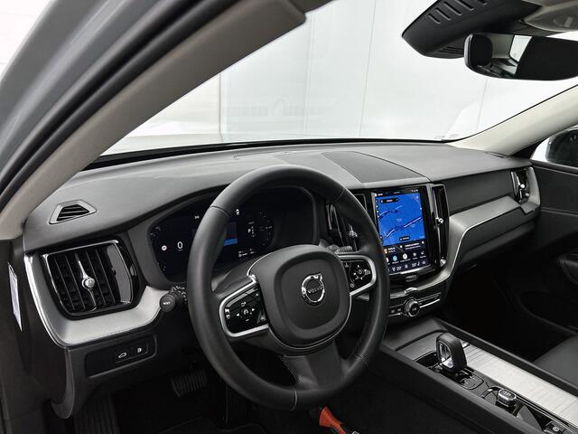 Volvo XC60 2.0 T6 Plug-in hybrid AWD Plus Dark Pano, Trekhaak, Memory
