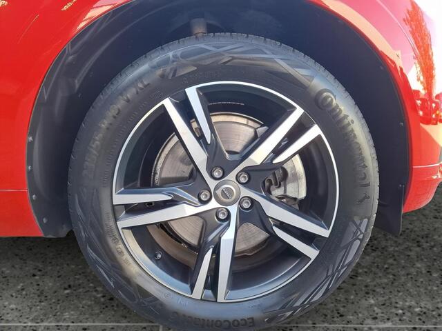 Volvo XC60 T5 AWD R-Design |Schuifdak| Trekhaak| Intellisafe | Camera |Winter Line| Standkachel|