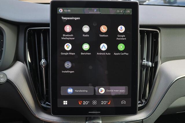 Volvo XC60 T6 Recharge AWD Plus Black Edition - IntelliSafe Assist & Surround - Harman Kardon audio - Verwarmde voorstoelen, stuur & achterbank - Parkeersensoren voor & achter - Elektr. bedienb. voorstoelen met geheugen - Draadloze tel. lader - Extra getint glas - 21' LMV