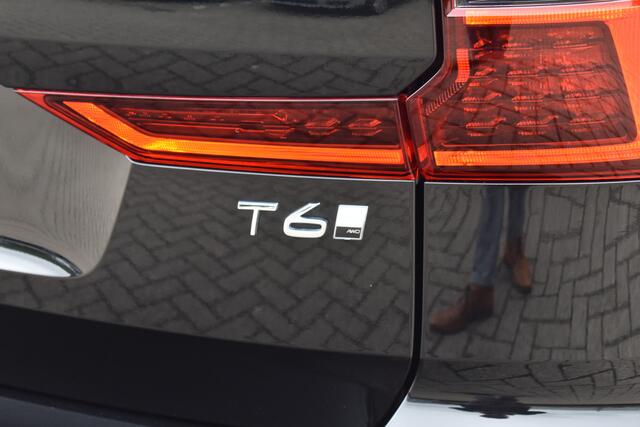 Volvo XC60 T6 350PK Plug-in hybrid AWD Ultra Dark | Trekhaak | Luchtvering |