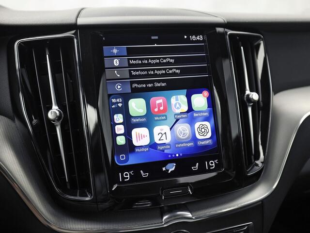 Volvo XC60 2.0 T8 Twin Engine AWD Inscription Automaat 407Pk (PANORAMADAK, APPLE CARPLAY, CAMERA, STUUR/STOELVERWARMING, MEMORY SEAT, GETINT GLAS, NIEUWE APK, NIEUWSTAAT)