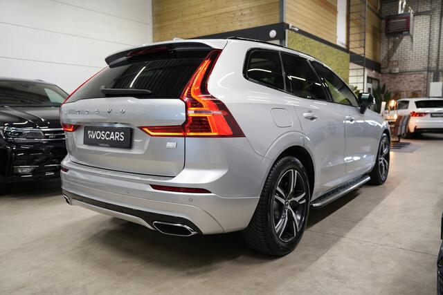 Volvo XC60 2.0 Recharge T8 AWD R-Design 390PK * SoH 89% - Pano - Trekhaak - B&W - Head Up - 360° Cam - Luchtvering *