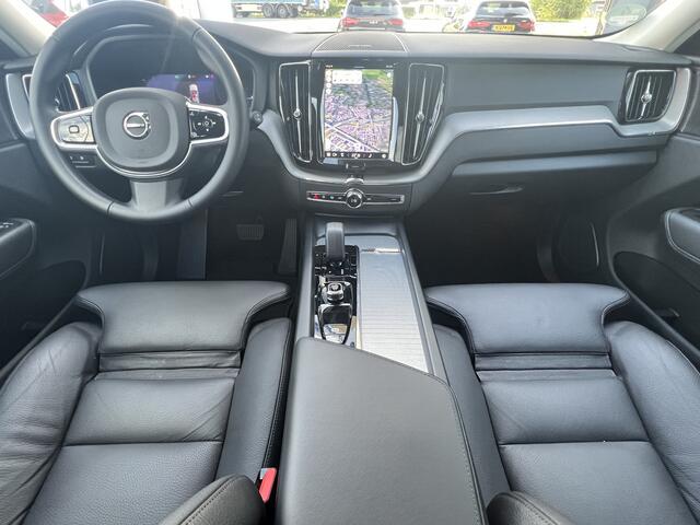 Volvo XC60 2.0 T8 455 PK AWD Plus Dark Trekhaak Harman Kardon Leder Elek Stoelen Full Led Adaptieve Cruise Control ACC Google Carplay Stoelverwarming Stuurverwarming Pilot Assist Extra Getint Glas Plug In Hybride
