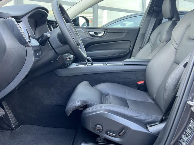 Volvo XC60 2.0 T8 455 PK AWD Plus Dark Trekhaak Harman Kardon Leder Elek Stoelen Full Led Adaptieve Cruise Control ACC Google Carplay Stoelverwarming Stuurverwarming Pilot Assist Extra Getint Glas Plug In Hybride