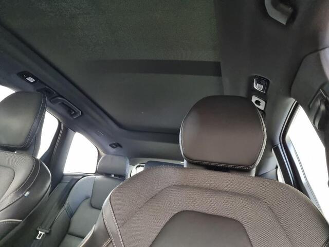 Volvo XC60 T6 Plug-in hybrid AWD Plus Dark | Google | Long Range | Adaptieve Cruise Control | Panoramadak | Sportstoelen | Stoel-/Stuurverwarming | Parkeercamera | Zitverlenging | Dodehoek Detectie | Standverwarming | Elek. Achterklep