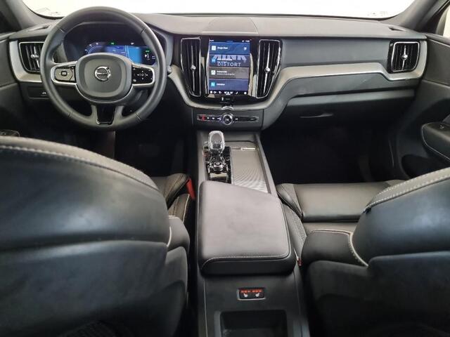 Volvo XC60 T6 Plug-in hybrid AWD Plus Dark | Google | Long Range | Adaptieve Cruise Control | Panoramadak | Sportstoelen | Stoel-/Stuurverwarming | Parkeercamera | Zitverlenging | Dodehoek Detectie | Standverwarming | Elek. Achterklep