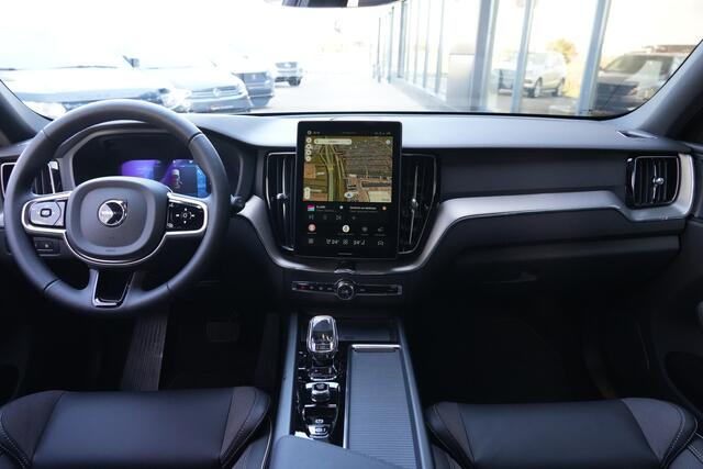 Volvo XC60 2.0 T6 Plug-in hybrid AWD Plus Black Edition | Trekhaak | Panoramadak | HUD Volvo XC60 2.0 T6 Plug-in Hybrid AWD Plus Black Edition met 2.0 viercilinder plug-in hybride aandrijflijn en 350 PK, voorzien van elektrisch glazen panoramadak, Harman Kardon premium audiosy – foto 3
