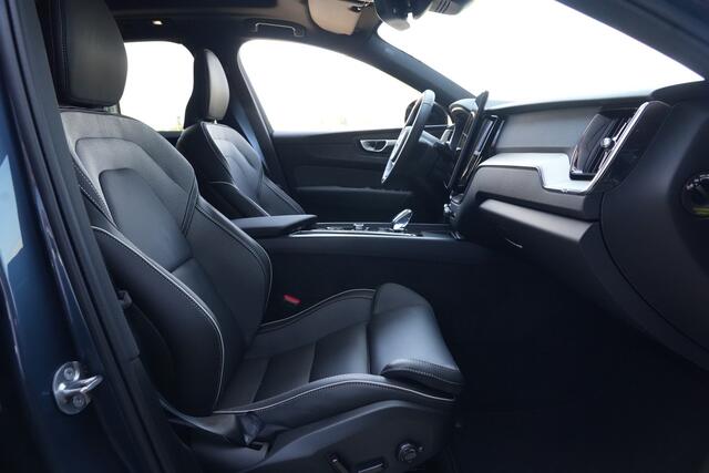 Volvo XC60 2.0 T6 Plug-in hybrid AWD Plus Black Edition | Panoramadak | HUD | Trekhaak Volvo XC60 2.0 T6 Plug-in Hybrid AWD Plus Black Edition met 2.0 viercilinder plug-in hybride aandrijflijn en 350 PK, voorzien van elektrisch glazen panoramadak, Harman Kardon premium audiosy – foto 9