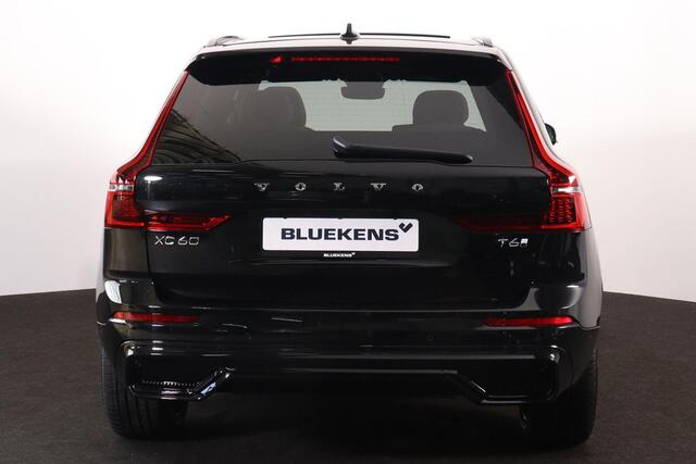 Volvo XC60 T6 AWD Plus Dark - Panorama/schuifdak - IntelliSafe Assist & Surround - 360º Camera - Harman/Kardon audio - Verwarmde voorstoelen, stuur & achterbank - Parkeersensoren voor & achter - Elektr. bedienb. voorstoelen met geheugen - Head up display - Draadloze tel. lader - 21' LMV