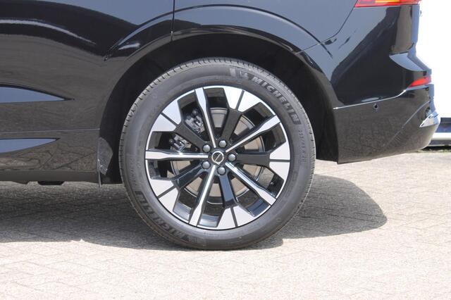 Volvo XC60 2.0 T6 Plug-in hybrid AWD Plus Bright Head-Up Display / Panoramisch schuif-kanteldak / 20" 5-Y-Spaaks Black Diamond lichtmetalen velgen / Donkere hemel / 360 graden rondomzicht camera