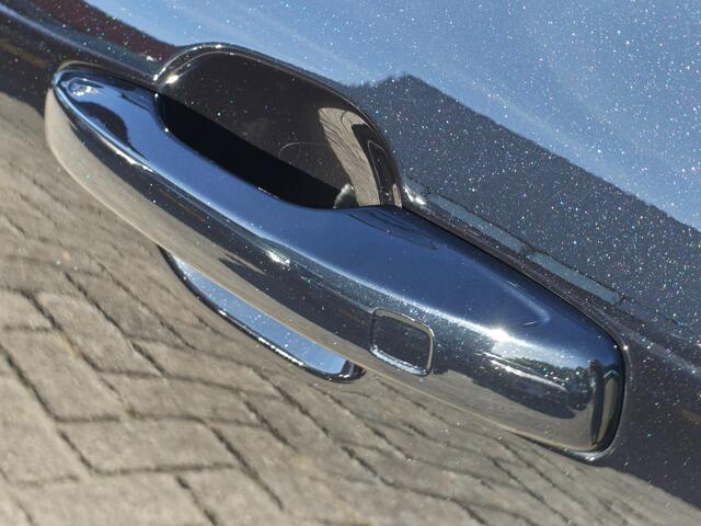 Volvo XC60 T6 350PK AWD Ultra Black Edition | Facelift | Schuif/kantel dak | H & K Audio | BLIS | 360 Camera