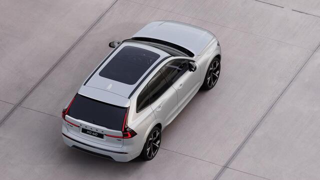 Volvo XC60 T8 Plug-in hybrid Ultra Black Edition Executive | Modeljaar 27.5 | Long Range Accu 200km rijden | Dit jaar leverbaar |
