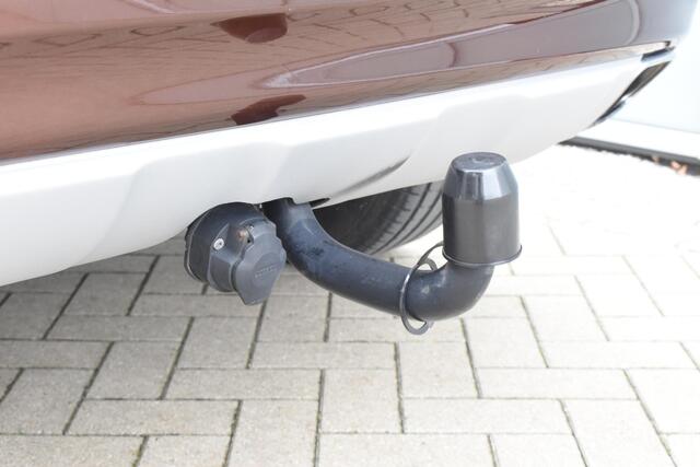 Volvo XC60 T5 245PK Polar+ Automaat / Adaptive Cruise Control / Elektrische stoelen met geheugen / Elektrisch schuifdak / Achteruitrijcamera / Stoelverwarming / Parkeersensoren V+A / Trekhaak
