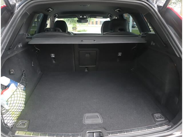 Volvo XC60 2.0 B4 R-Design Navi / Carplay / Camera / Elekramen / Keyless / Leder / 21''LM / BTW auto / Mild-Hybride – foto 8