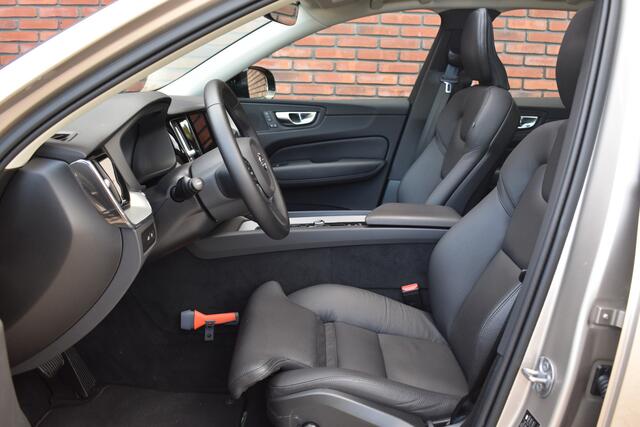 Volvo XC60 T6 350PK Plug-in hybrid AWD Plus Dark | Trekhaak | Panoramadak | 360 graden camera | Climate Pack – foto 6
